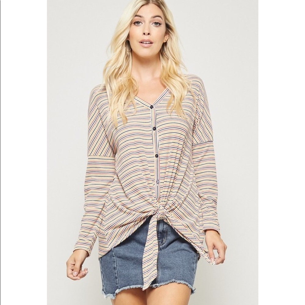 Sold out****Andrée NEW Boutique tie knot top